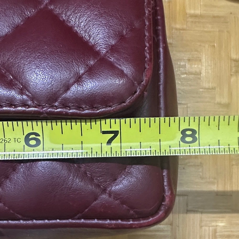 Made in Italy Elegant Burgundy Quilted Chain Bag Turn-lock - Picture 14 of 15